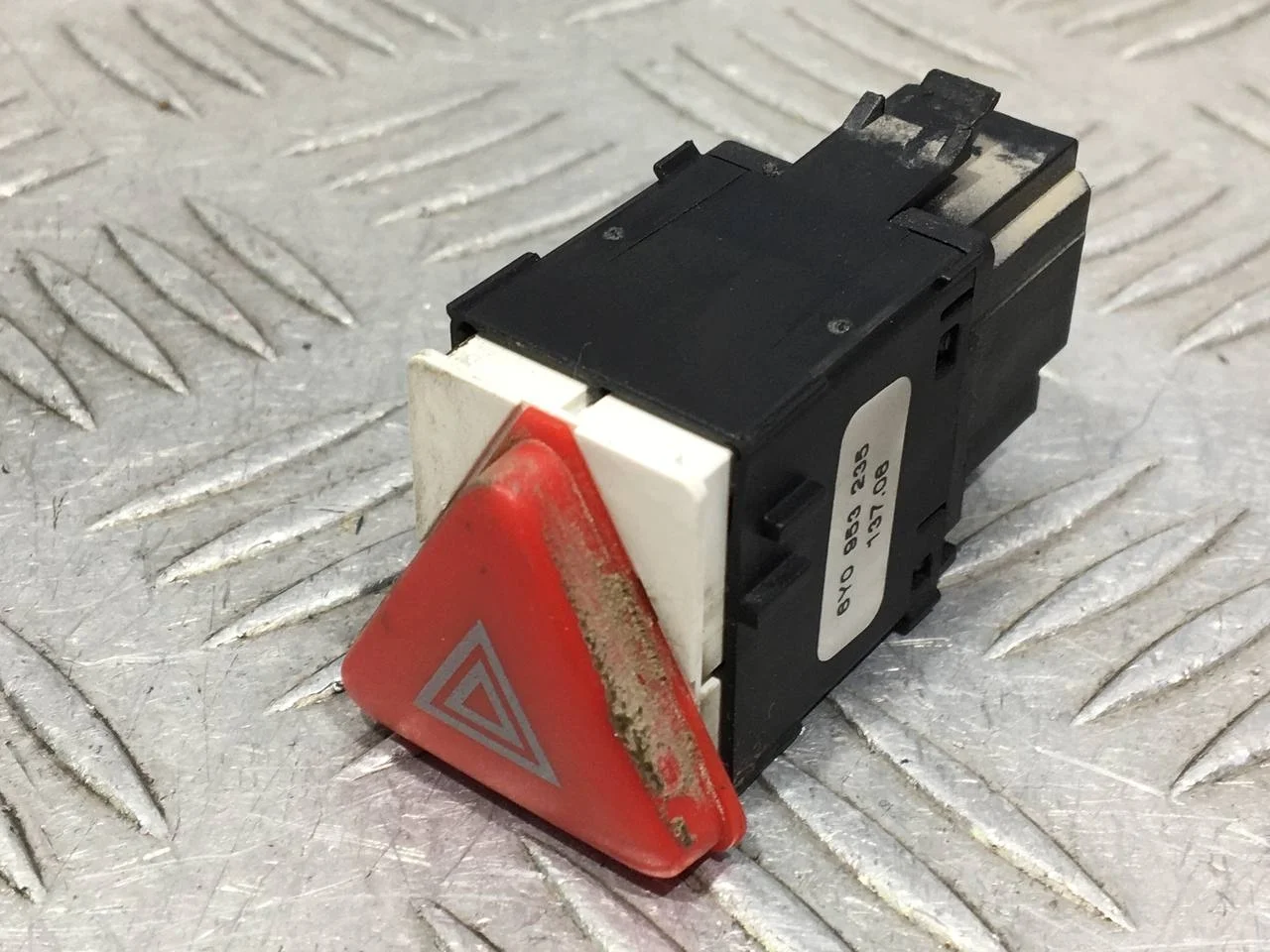 [Б/У] Кнопка аварийной сигнализации [Код: 00653778 ]