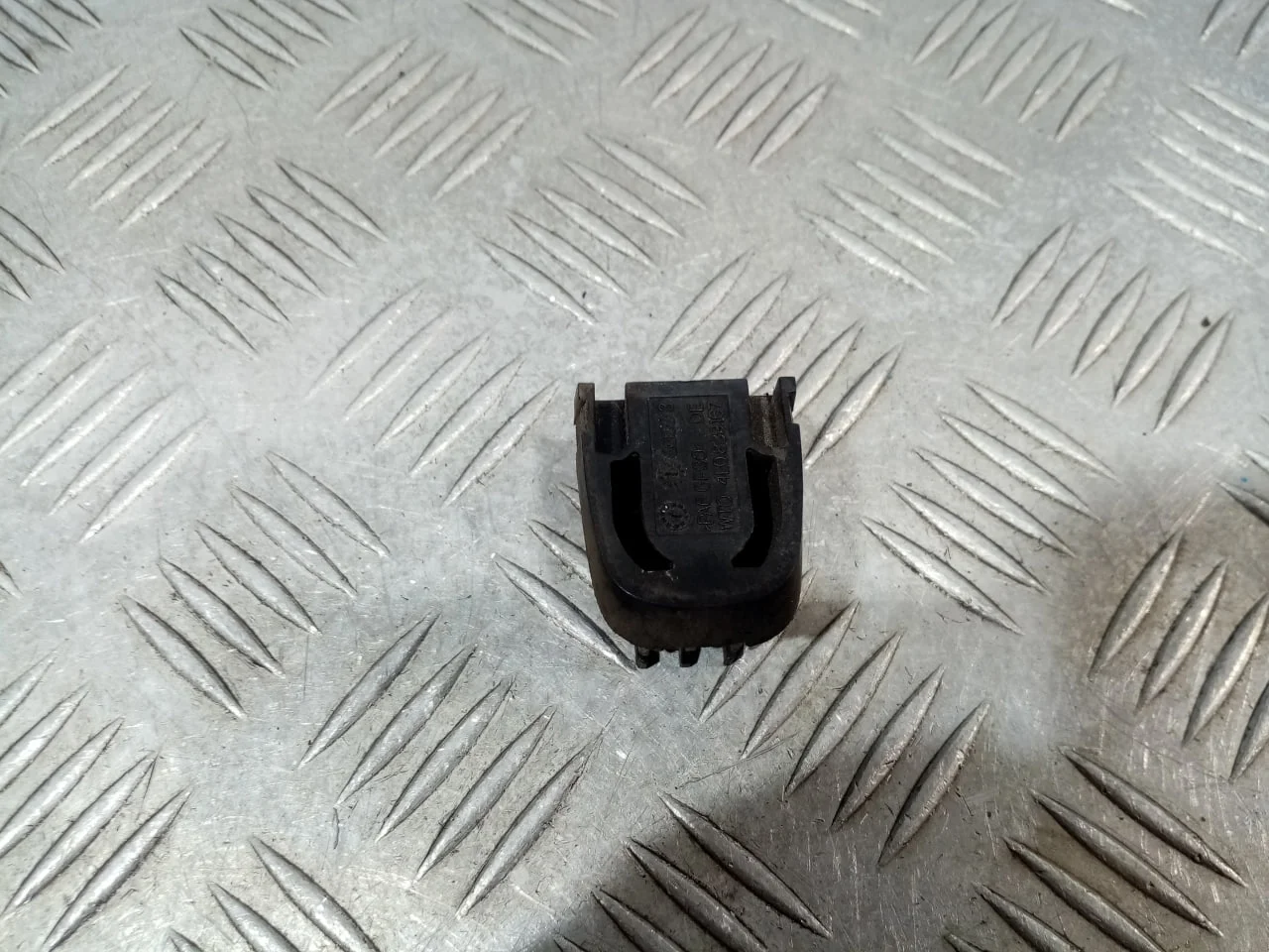 [Б/У] Корпус вставки замка двери [Код: 00651491 ]