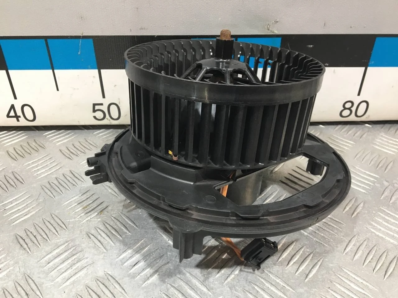 [Б/У] Моторчик отопителя [Код: 00654602 ]