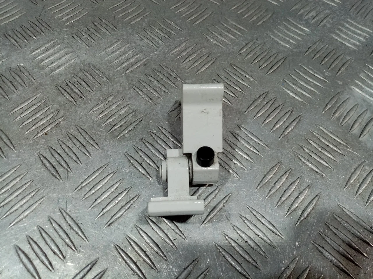 [Б/У] Петля двери верхняя левая [Код: 00651907 ]