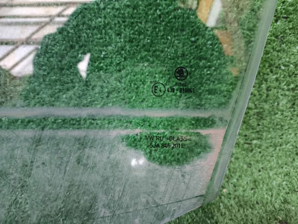 Б.у. стекло двери SKODA RAPID SKODA RAPID