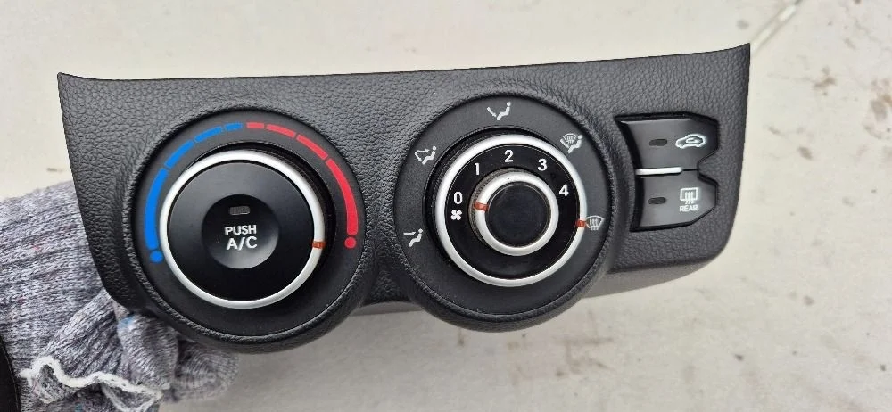Блок управления отопителем для Kia RIO 3