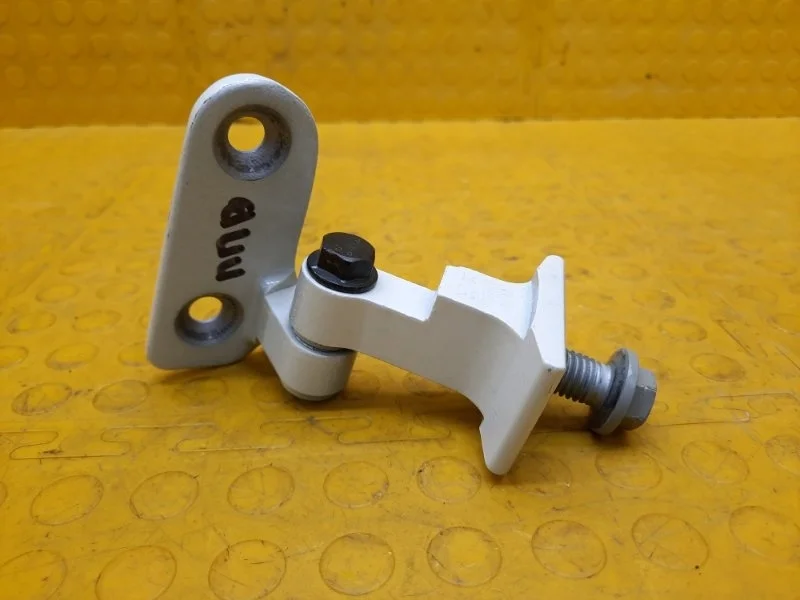 Петля двери верхняя BMW 5-series 2023 41517420094 G60 B48P, передняя правая