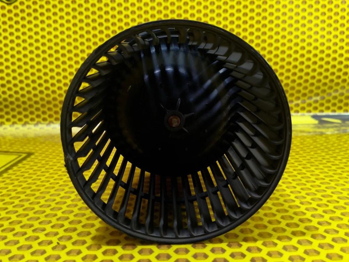 Мотор печки Nissan Juke 2011 272261KA0A F15 MR16DDT