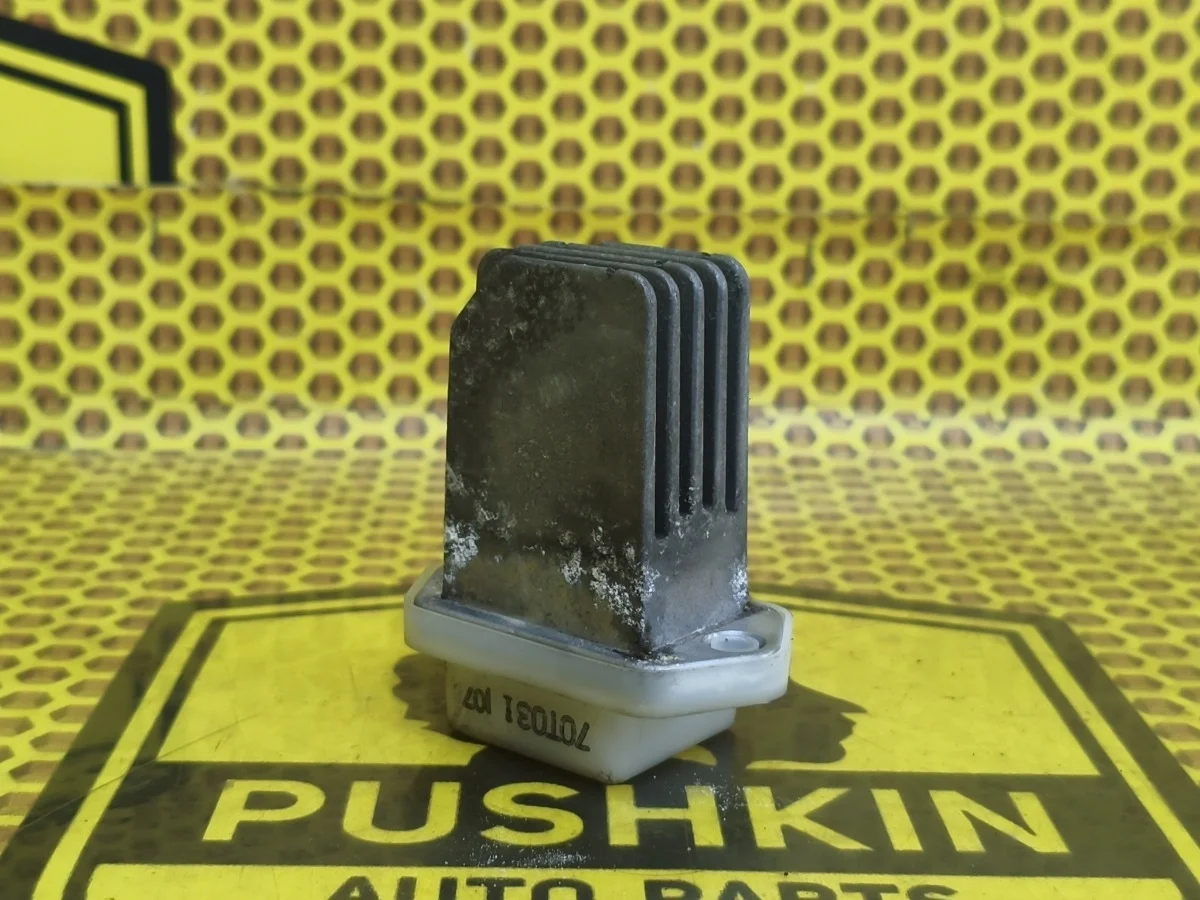 Резистор печки Nissan Juke 2011 2722670T03 F15 MR16DDT