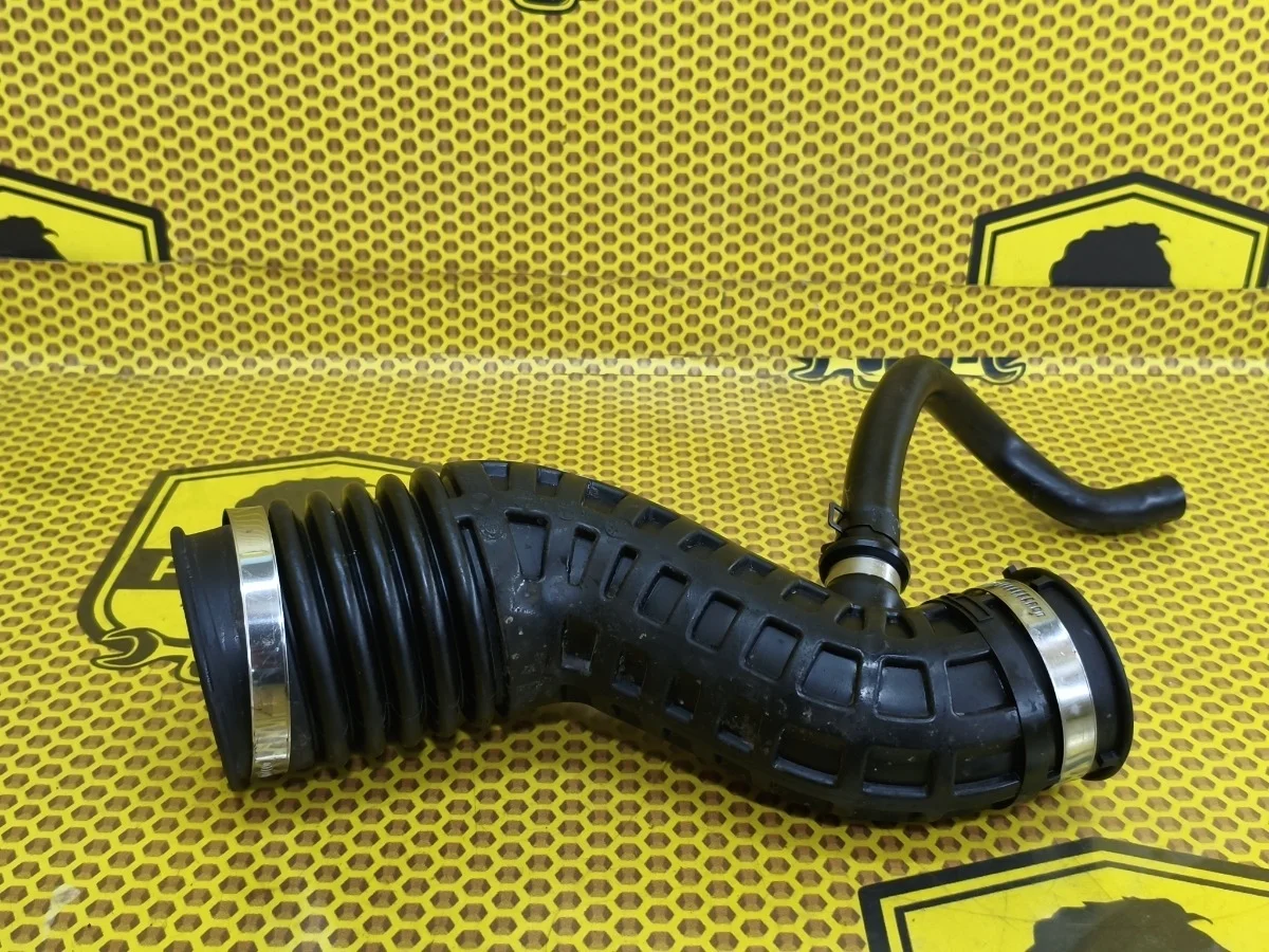 Патрубок воздушного фильтра гофра Nissan X-Trail 2012 16576JG70A T31 M9R