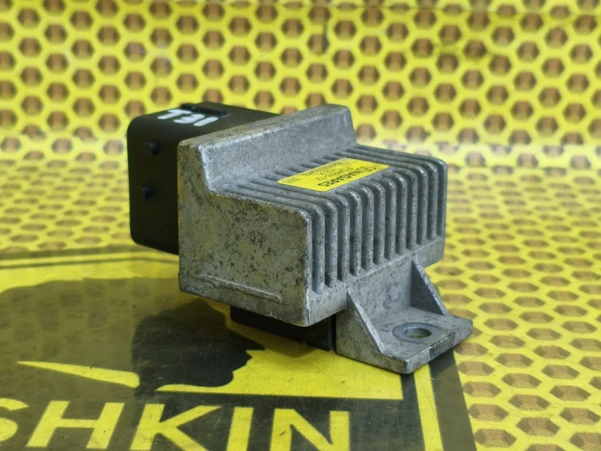 Реле свечей накала Nissan X-Trail 2012 8200859243 T31 M9R