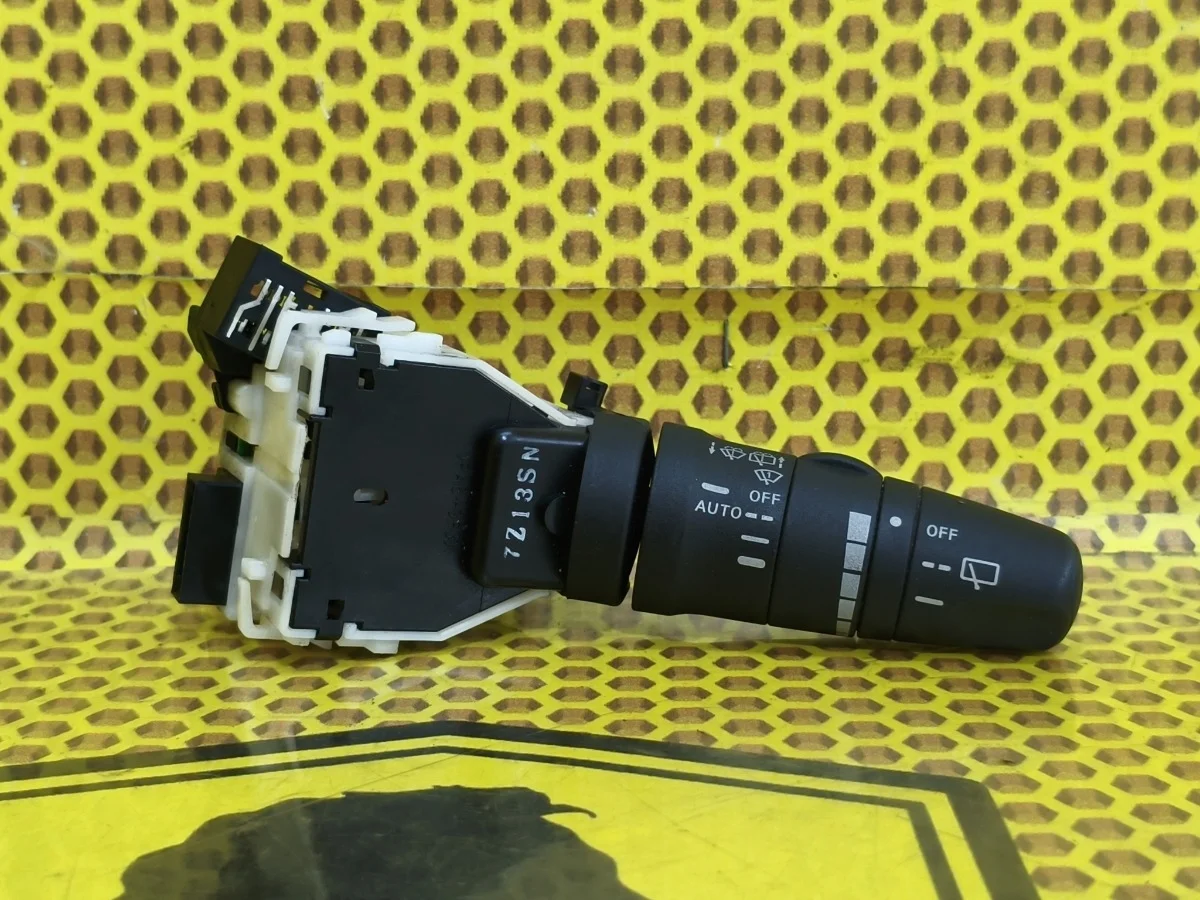 Переключатель подрулевой Nissan X-Trail 2012 25540EM00E T31 M9R, правый