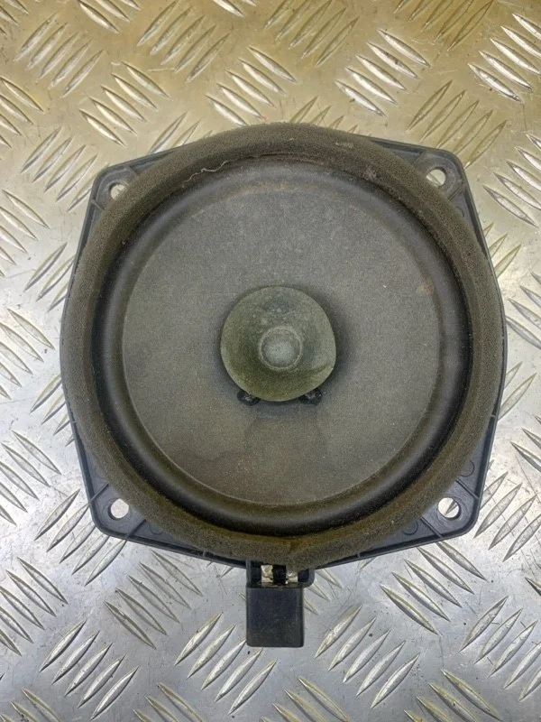 Динамик Mitsubishi Pajero Iv (2006-2019) 2007 MR301667 ВНЕДОРОЖНИК 3.8 I