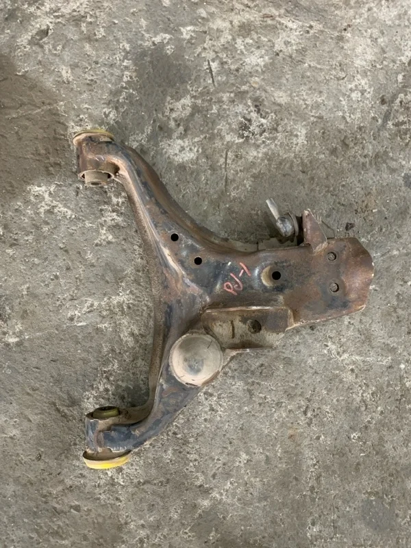 Рычаг передний правый Mitsubishi Pajero Iv (2006-2019) 2007 4013A210 ВНЕДОРОЖНИК 3.8 I