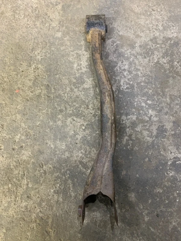 Рычаг задний продольный Mitsubishi Pajero Iv (2006-2019) 2007 4125A009 ВНЕДОРОЖНИК 3.8 I