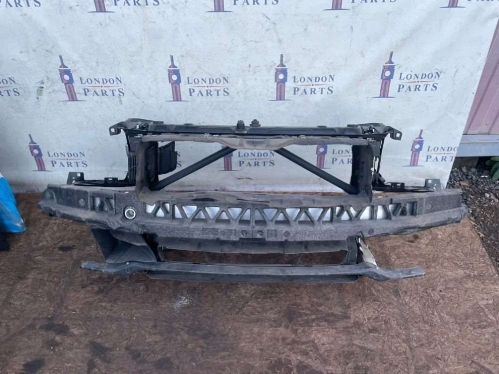 Передняя панель BMW F30