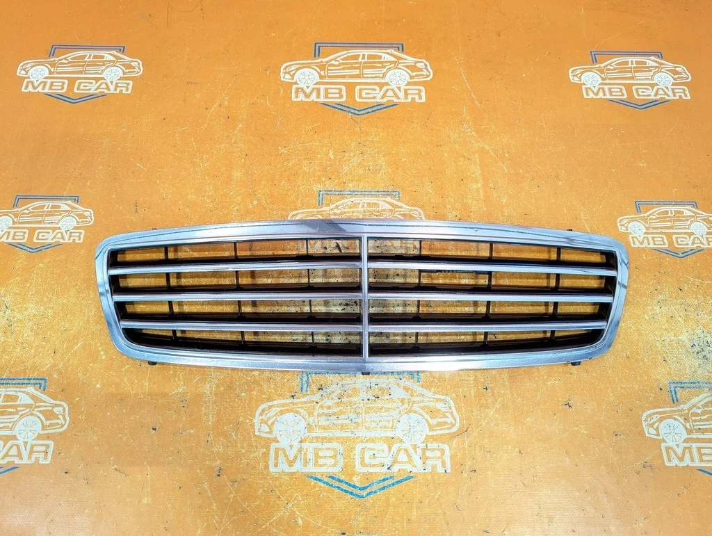 Решетка радиатора Mercedes-Benz