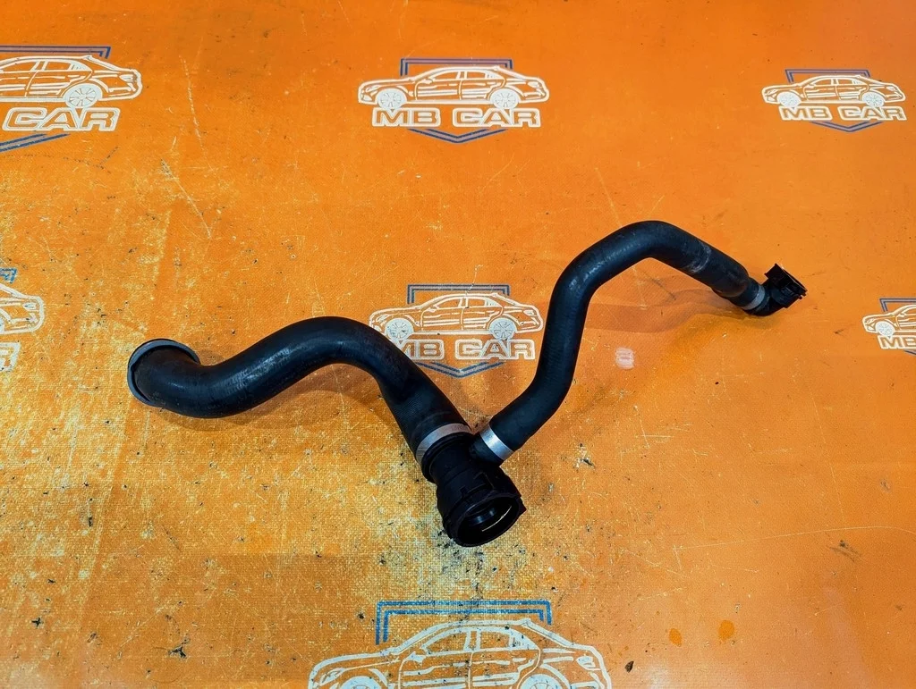 Патрубок радиатора Mercedes-Benz