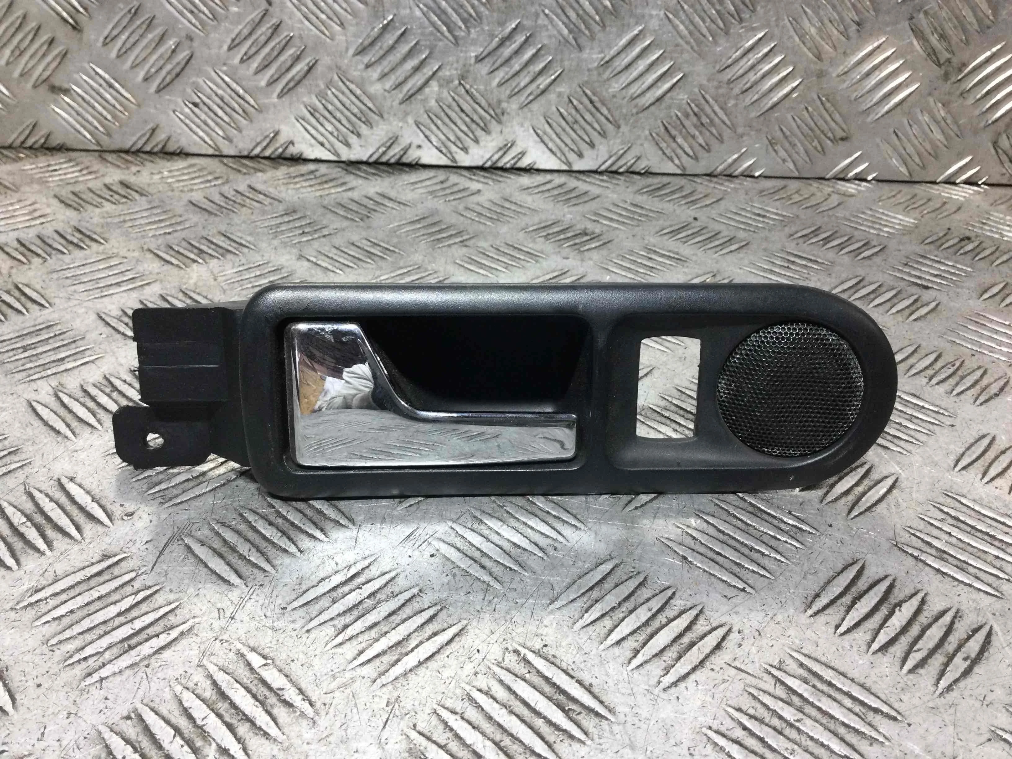 Ручка внутренняя задняя левая Volkswagen Bora Bora (1J) 1998 - 2005 бензин 2.0 i Механика Универсал