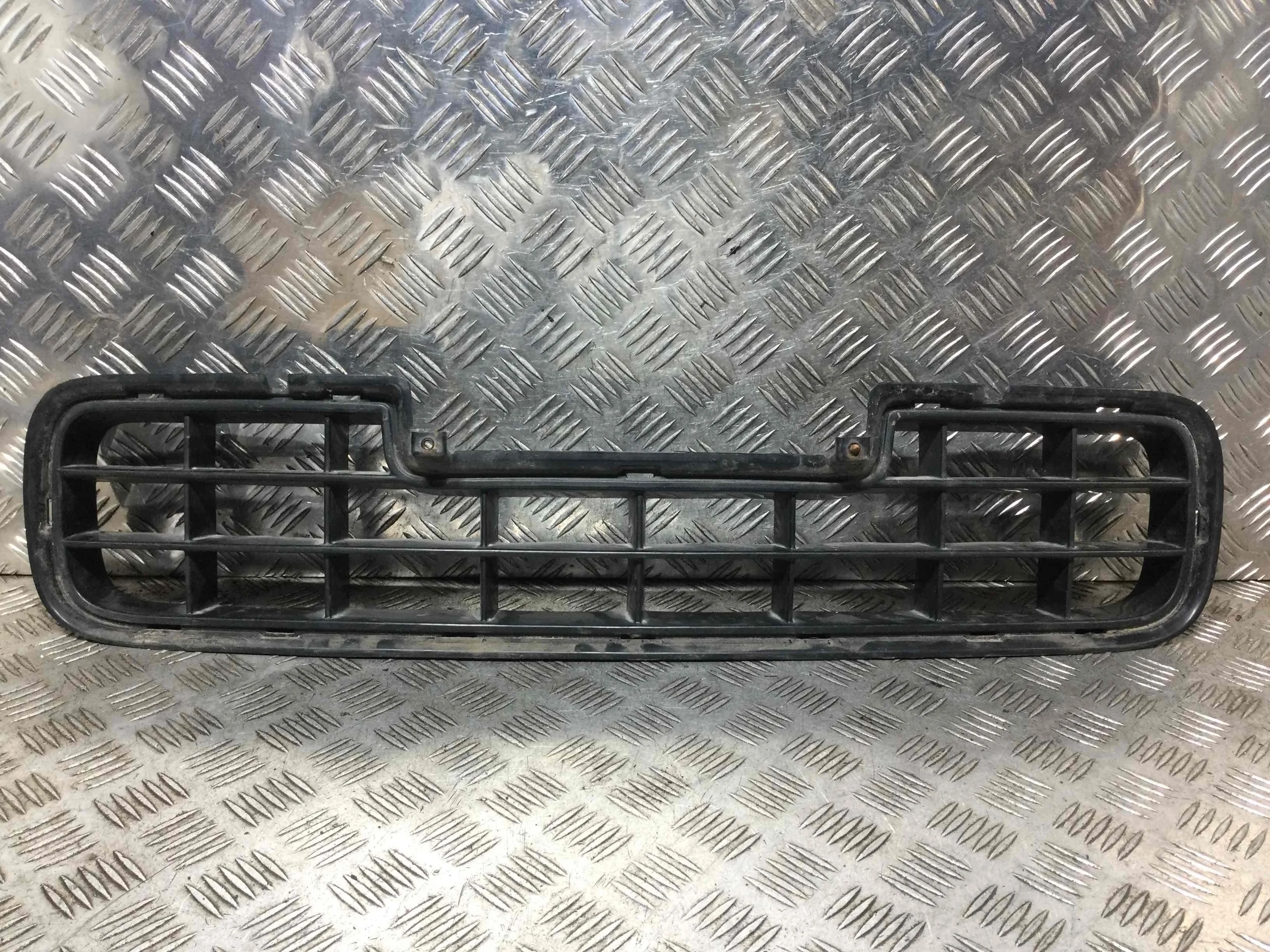 Заглушка (решетка) в бампер Kia Sportage Sportage II (JE) 2004 - 2010 бензин 2.0  Механика