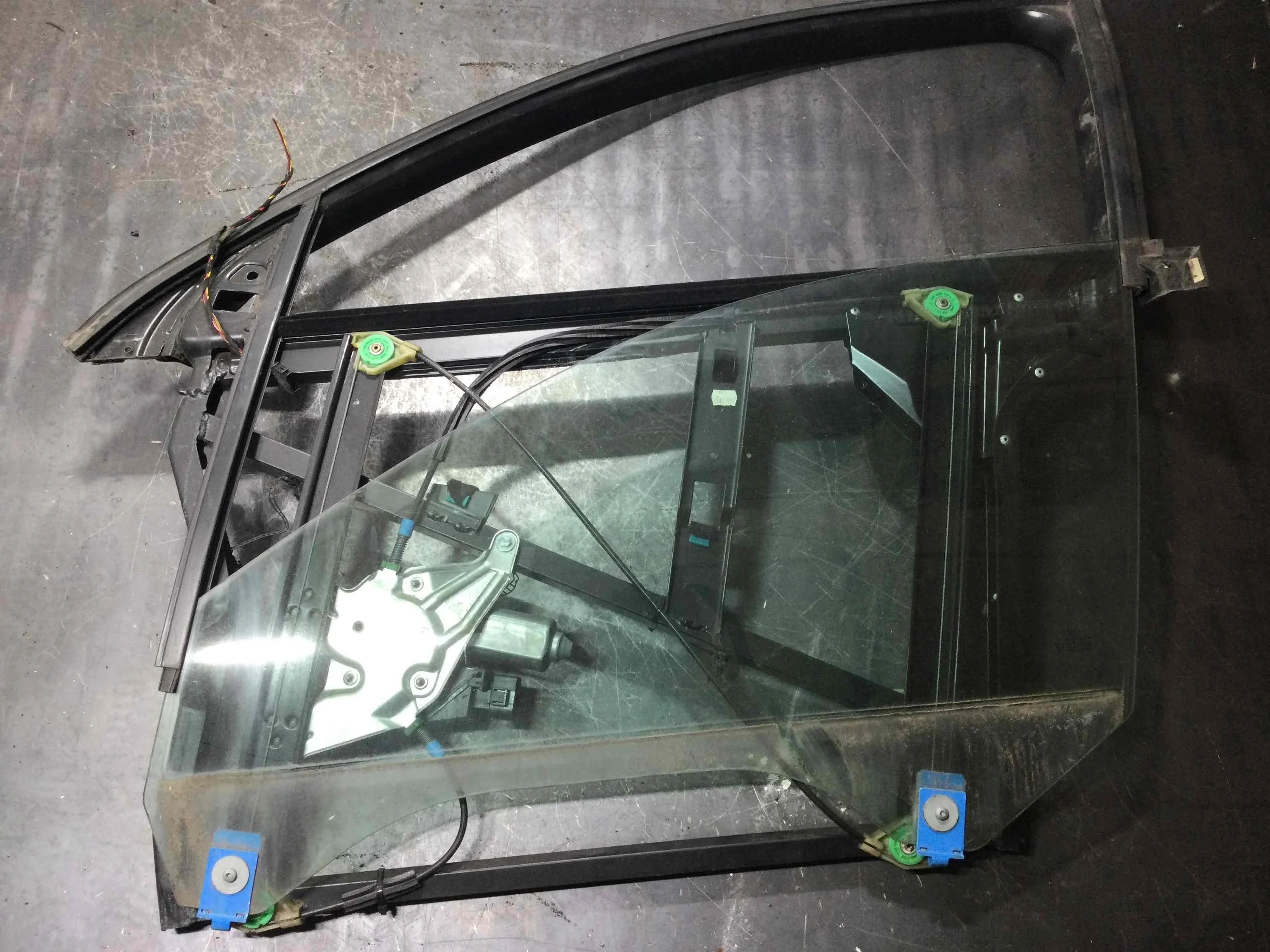 Стеклоподъемник электрический передний левый Audi A6 C5/4B (1997-2004) бензин 2.4 i Механика Седан