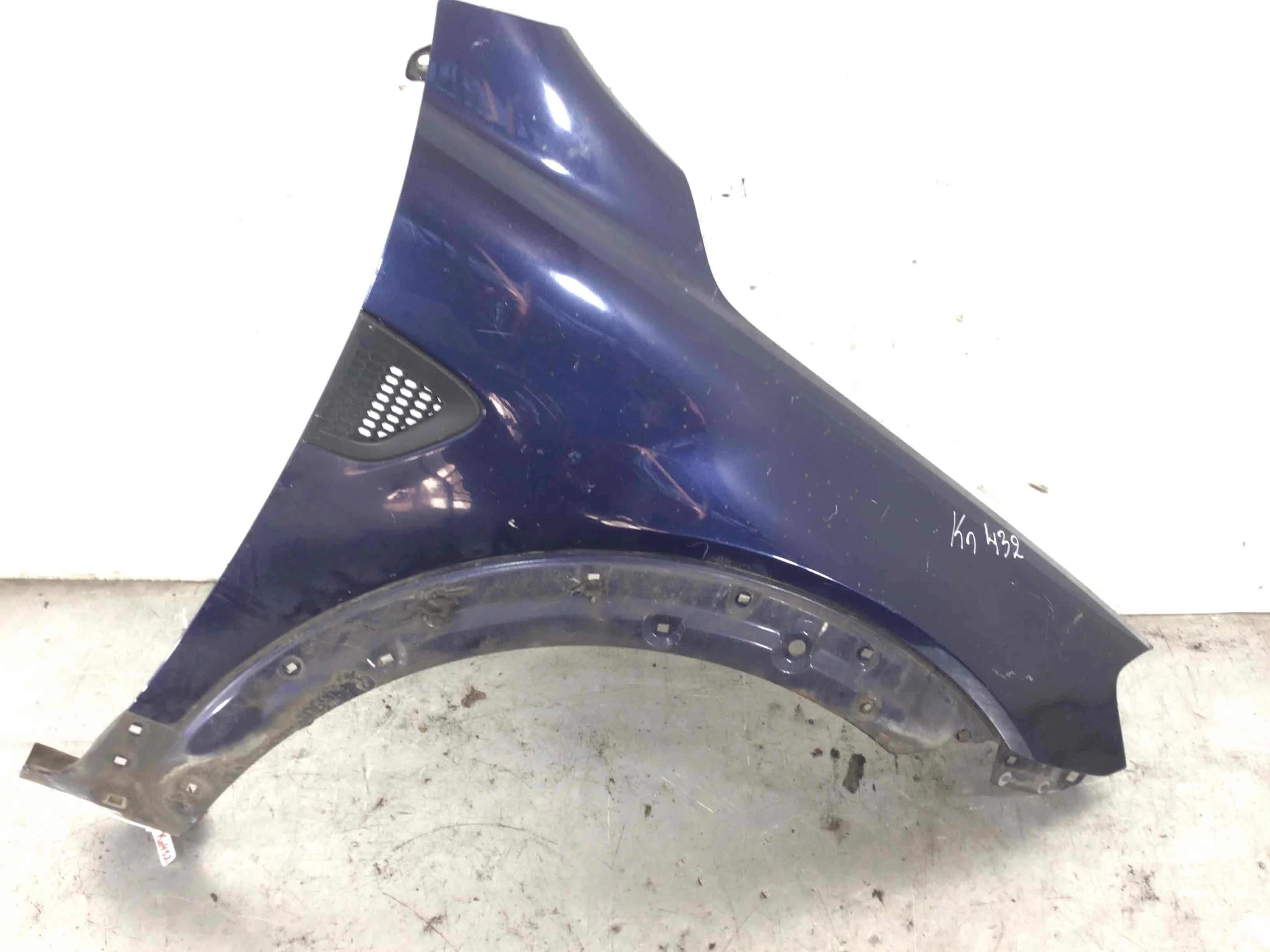 Крыло переднее правое Chevrolet Captiva Captiva (C100) 2006 - 2011 дизель 2.0 CRDi Автомат Внедорожник