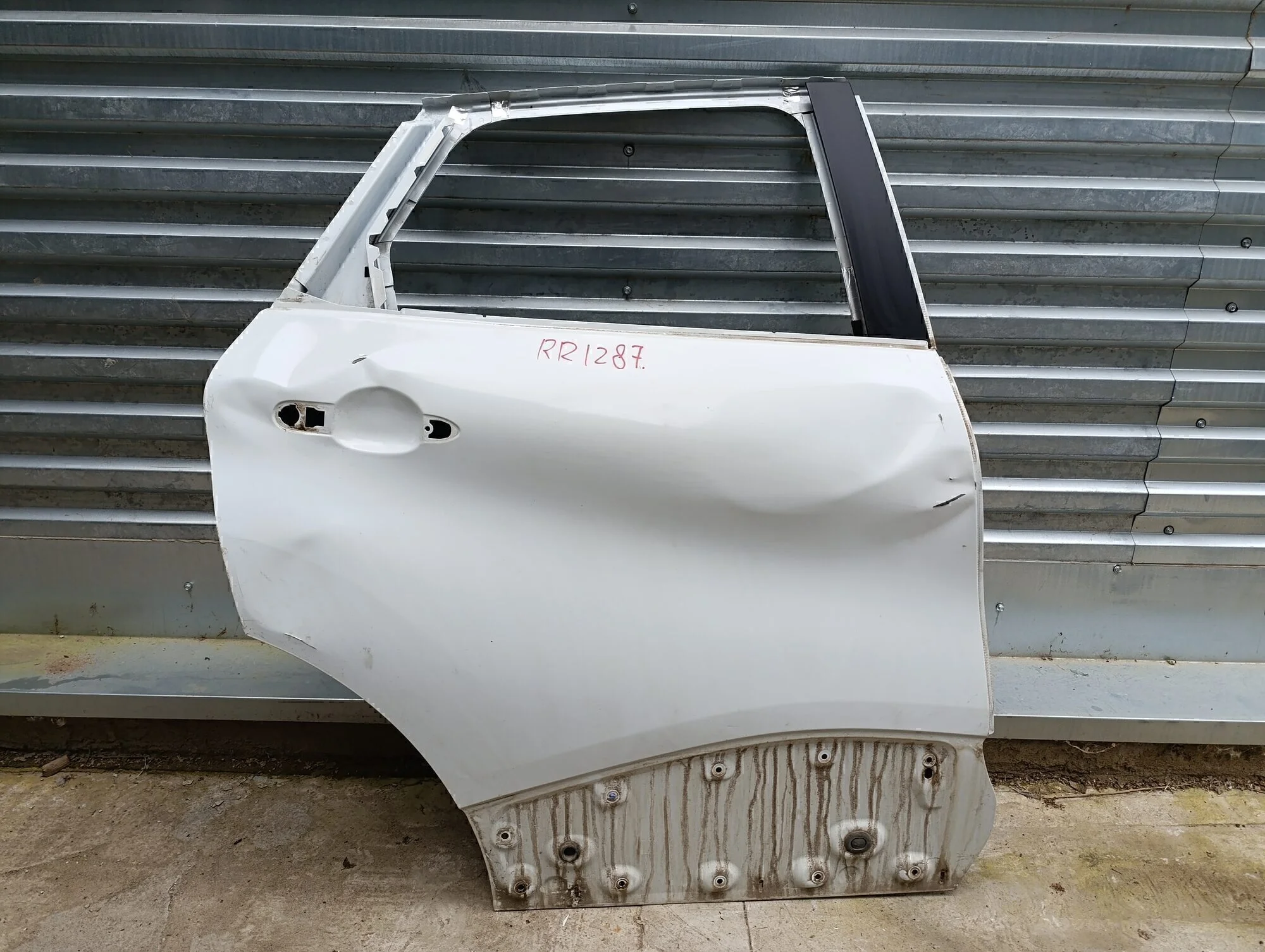 Дверь задняя правая Kaptur 2016>