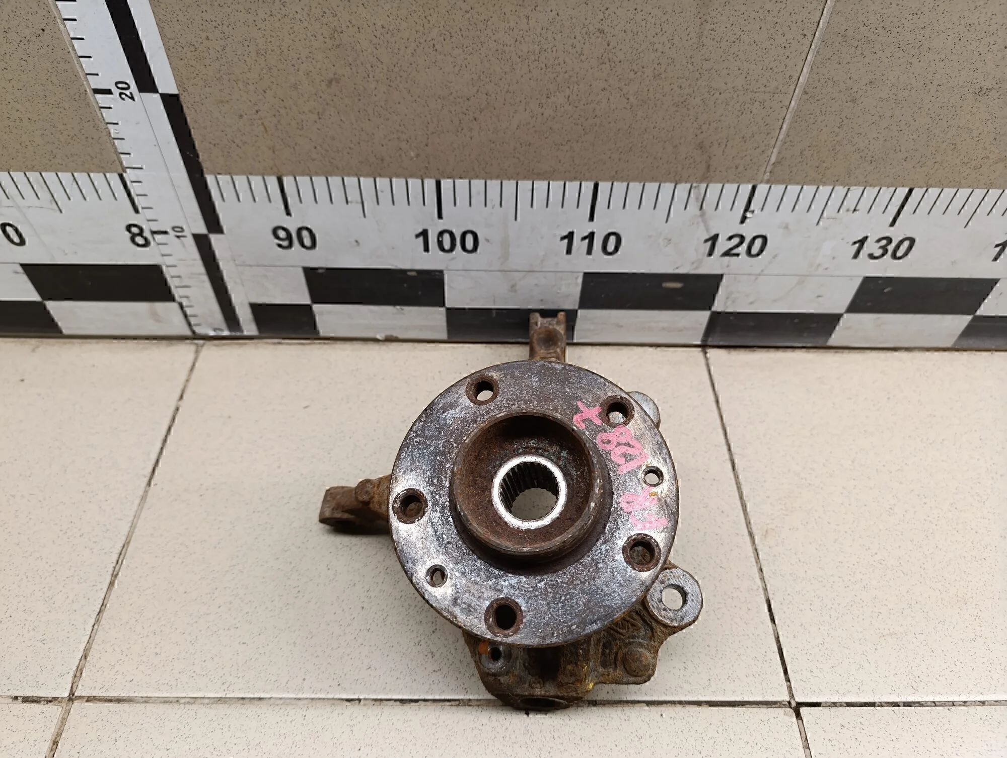 Кулак поворотный передний правый Duster 2012>