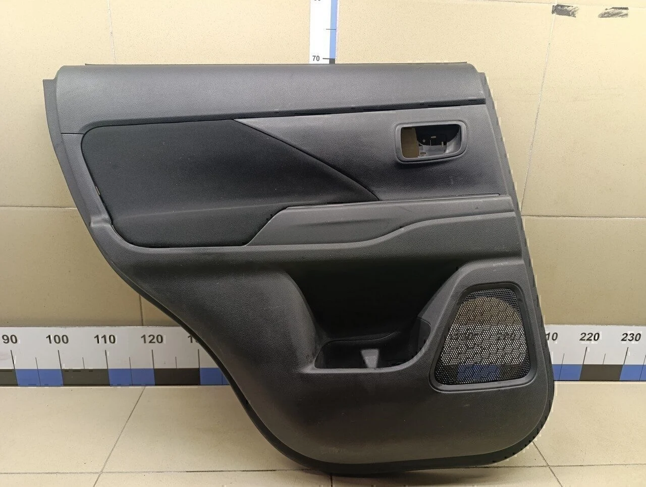 Обшивка двери задней левой Outlander (GF) 2012>