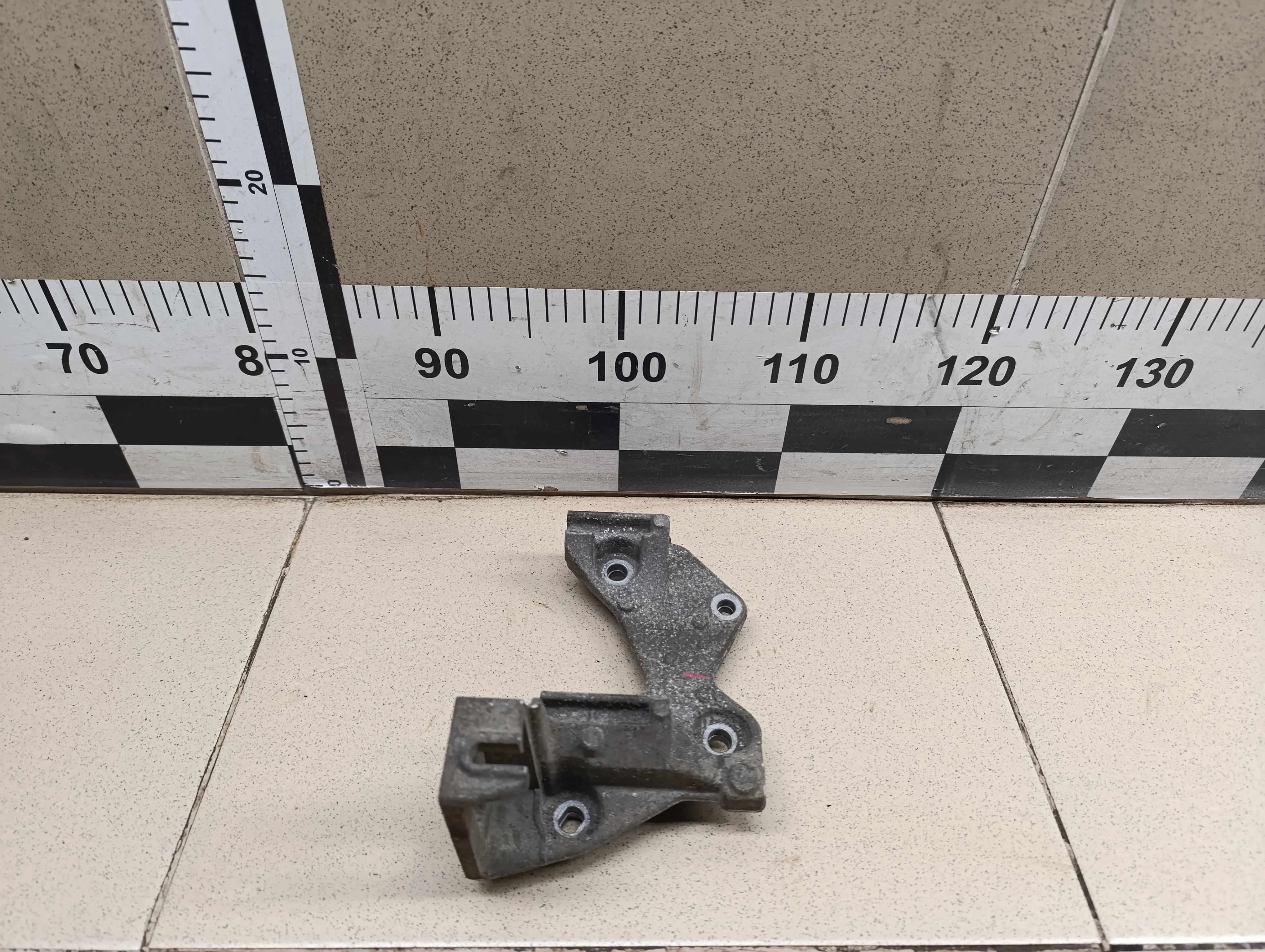 Кронштейн генератора LADA X-RAY 2016>