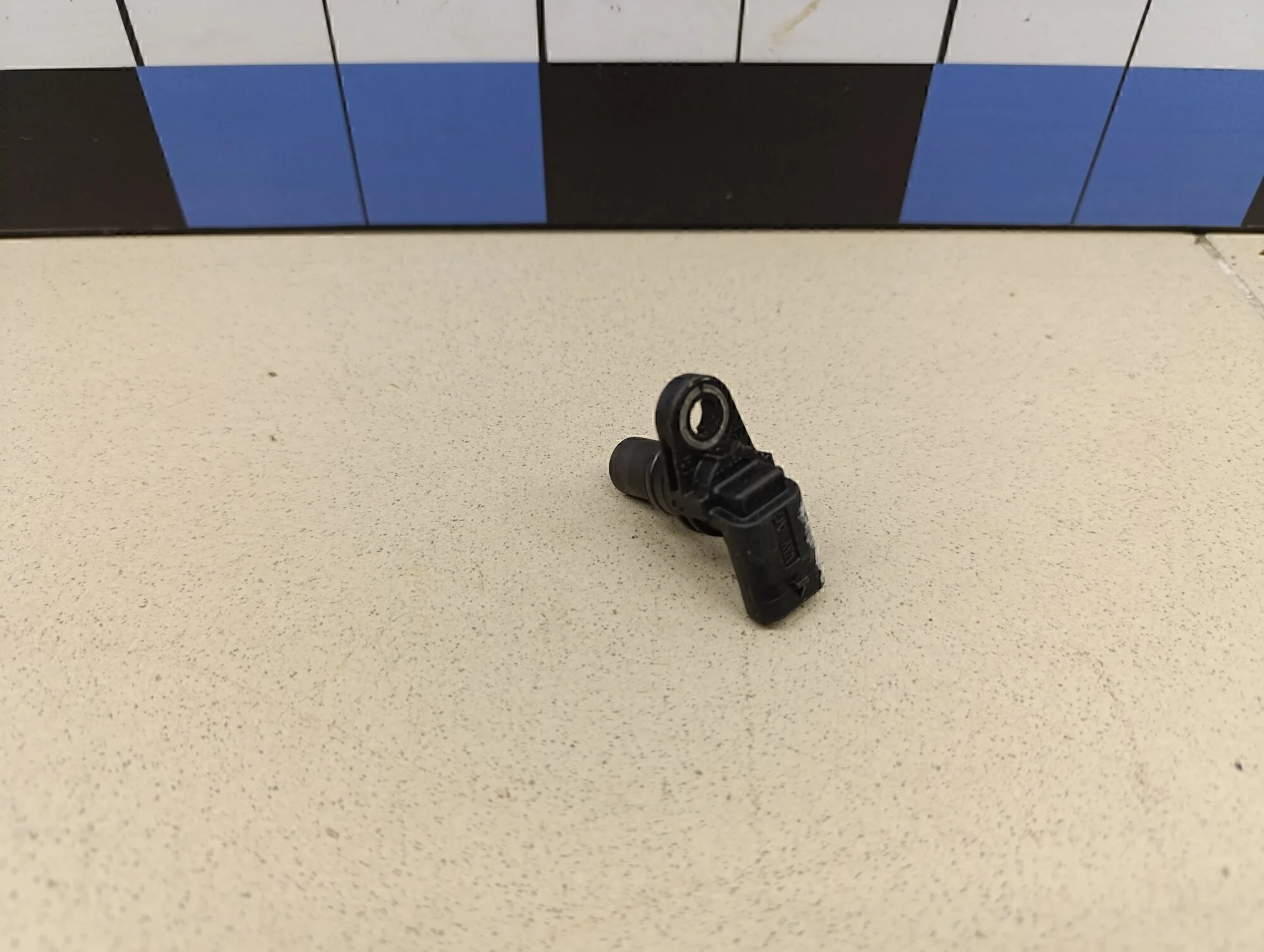 Датчик положения распредвала Tiguan 2011-2016