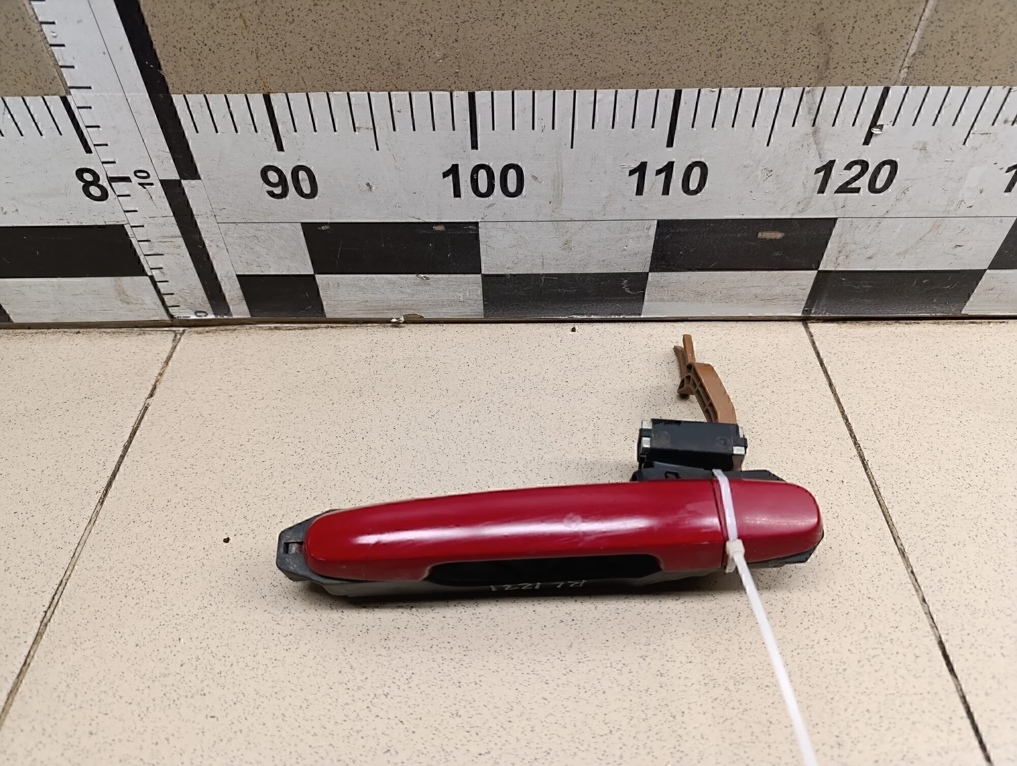 Ручка двери наружная левая Yaris 2005-2011