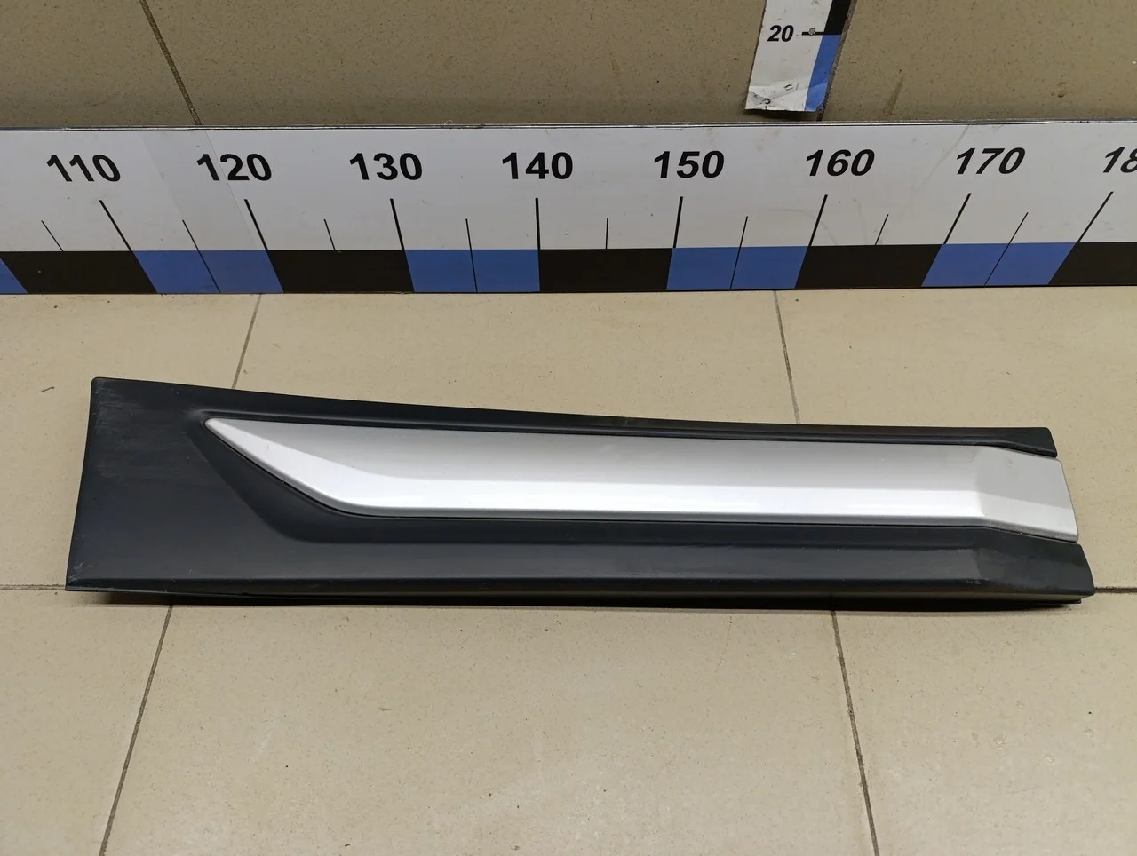 Накладка двери задней правой Outlander (GF) 2012>