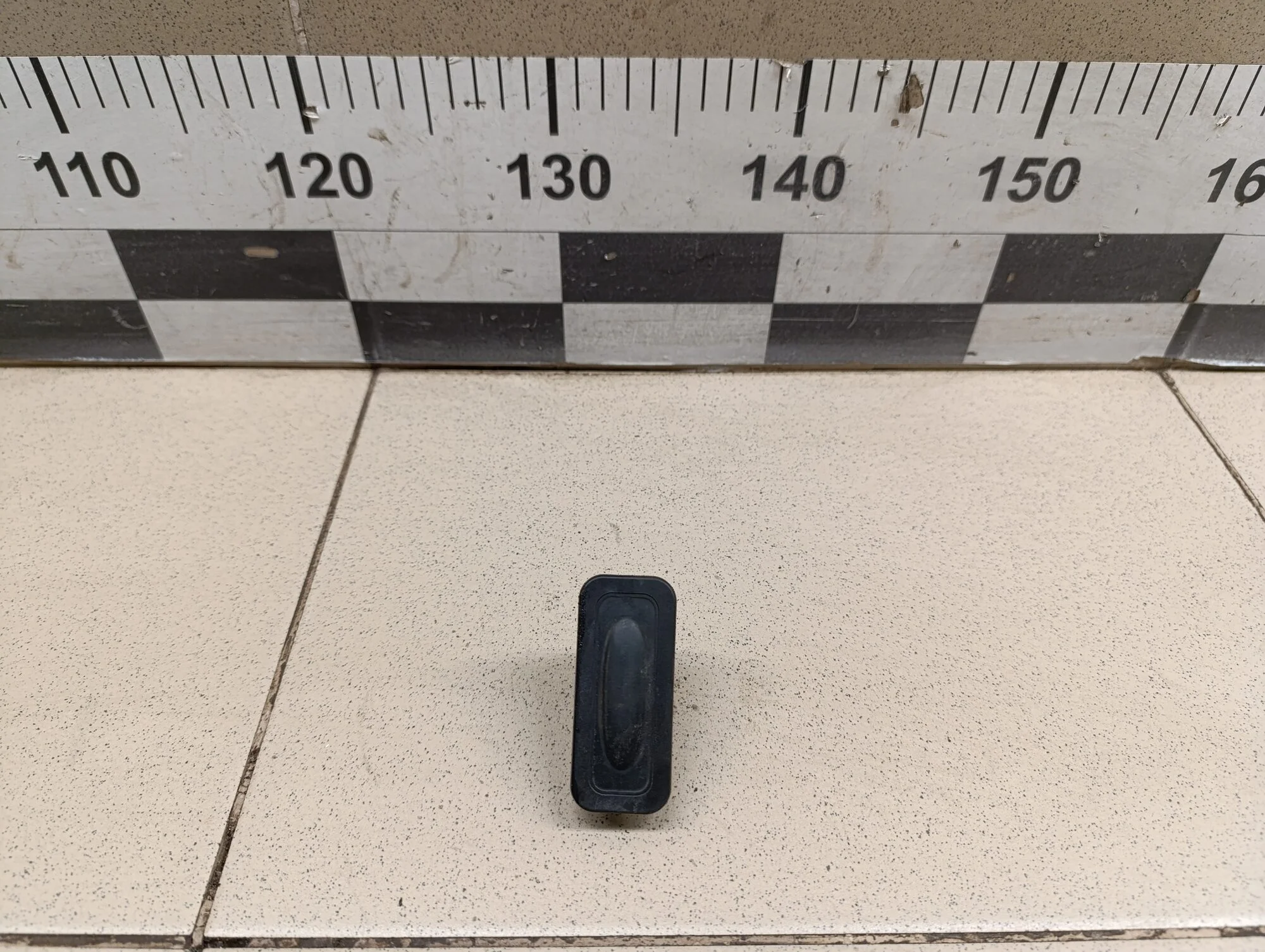 Кнопка открывания багажника Megane II 2002-2009