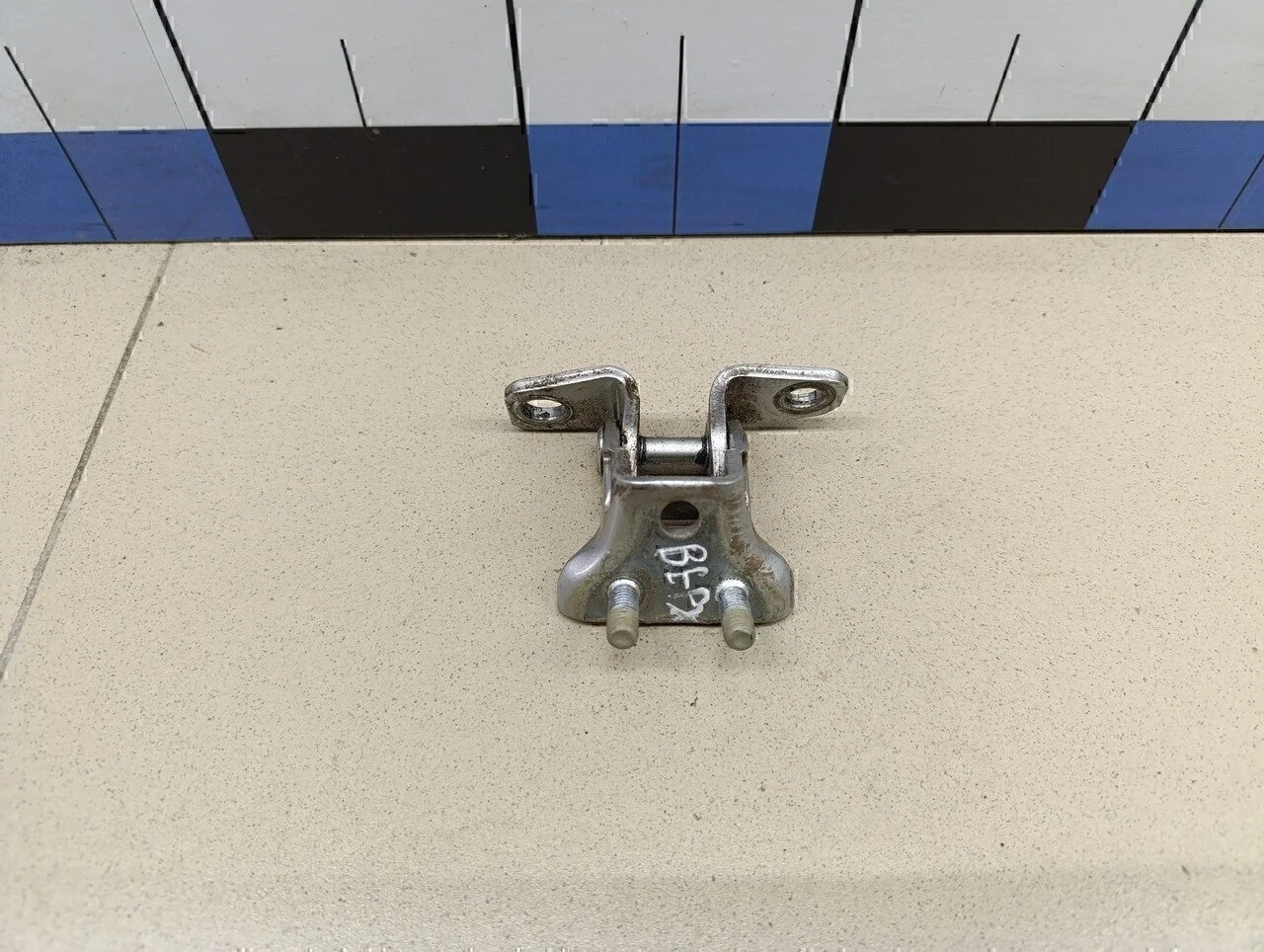 Петля двери задней левой верхняя ASX 2010-2016