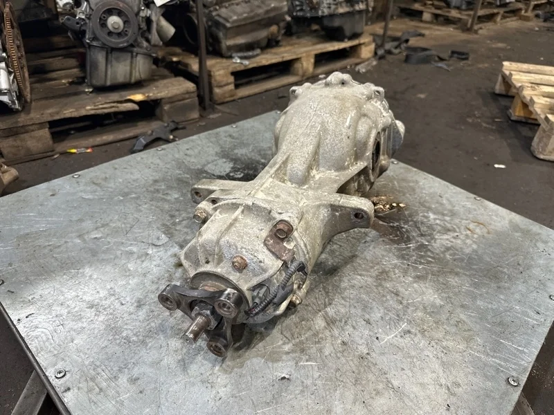 Редуктор Hyundai Santa Fe 2005-2010 5300039300, задний