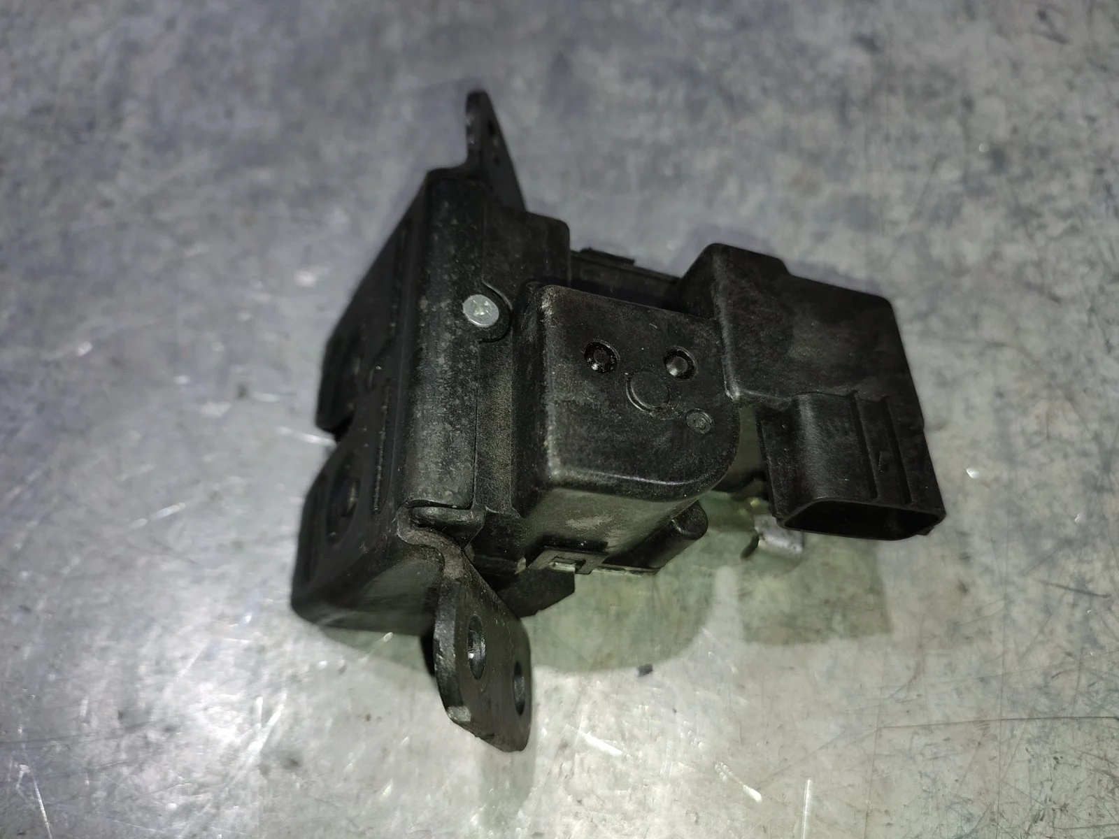 Замок двери багажника SsangYong Actyon 2013 C200