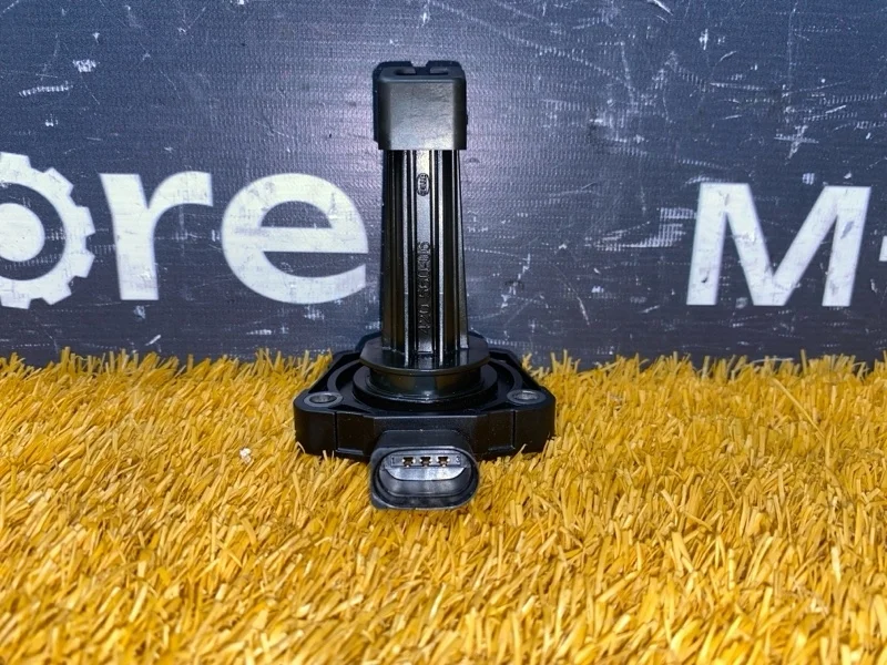 Датчик уровня масла Audi Q5 2009 03C907660H 8R CAL