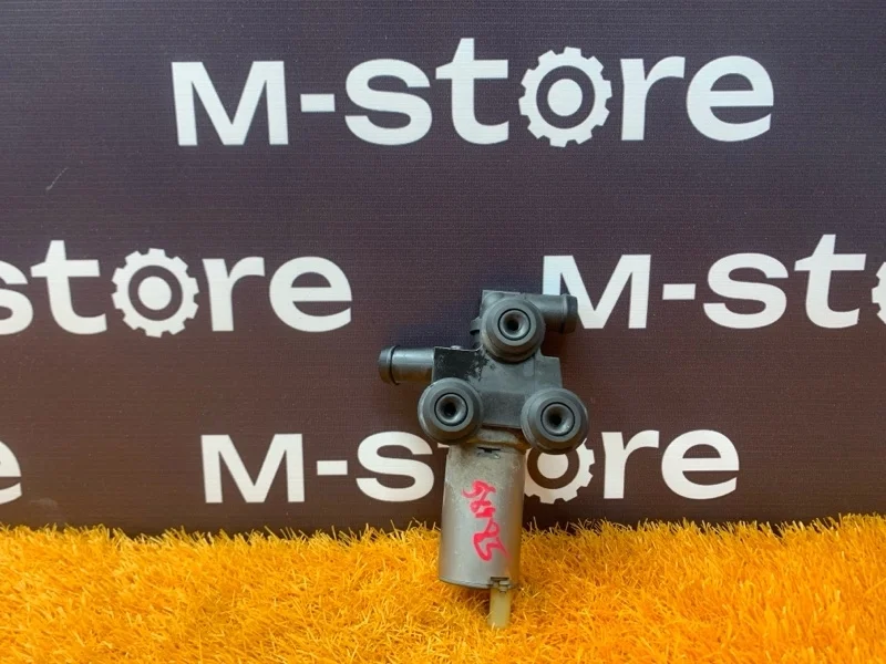 Помпа дополнительная Bmw X1 2011 64116928246 E84 N46B20B