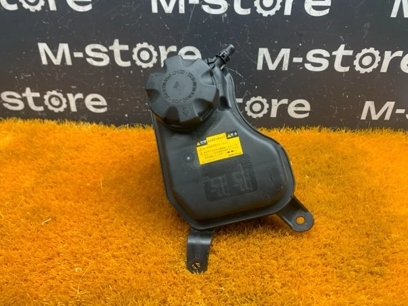 Бачок расширительный Bmw 1-Series 2009 17137567462 E87 N46B20B