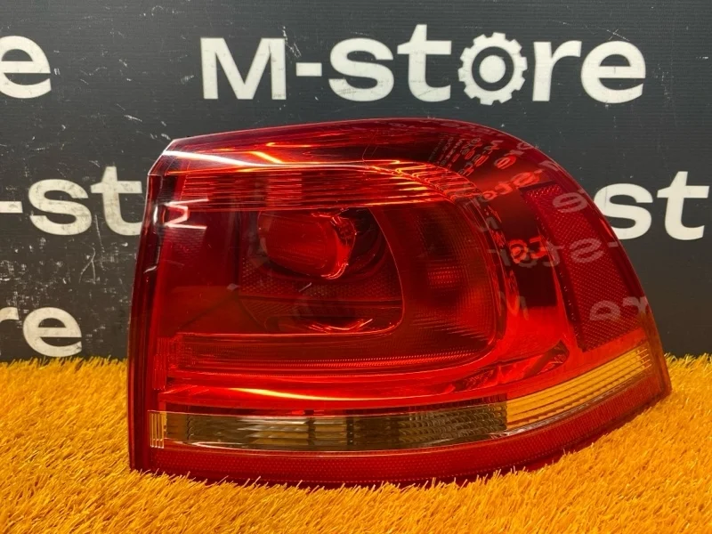 Фонарь задний Volkswagen Touareg 2011 7P6945096D 7P CGRA, правый