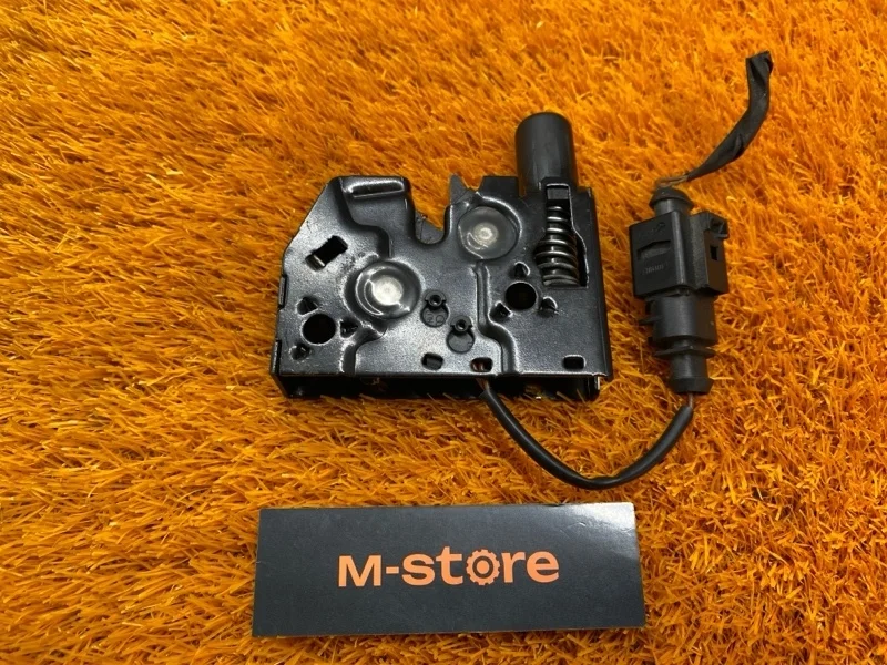 Замок капота Audi Q3 2012 8U0823509 8U CPSA