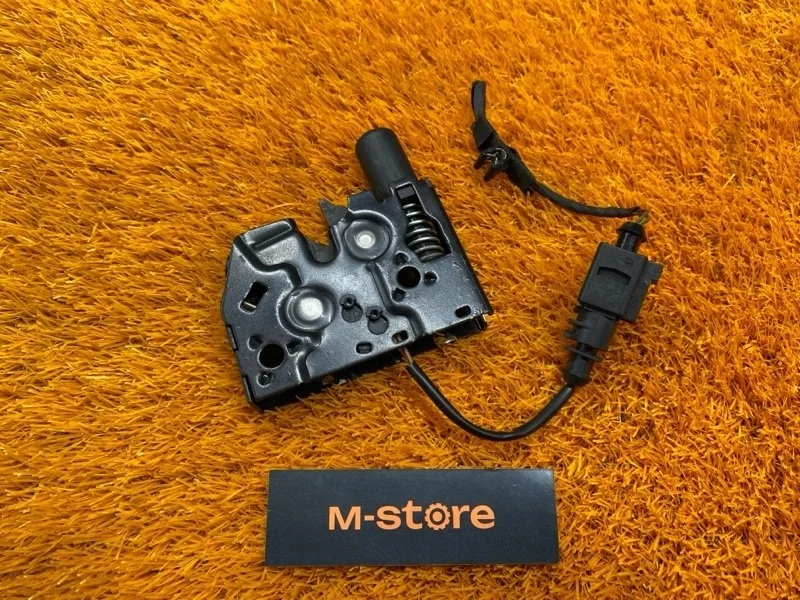 Замок капота Audi Q3 2012 8U0823509 8U CPSA