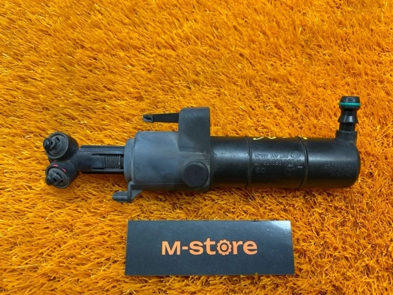 Форсунка омывателя фары Mercedes-Benz C-Class 2010 A2048600347 W204 271.860, левая