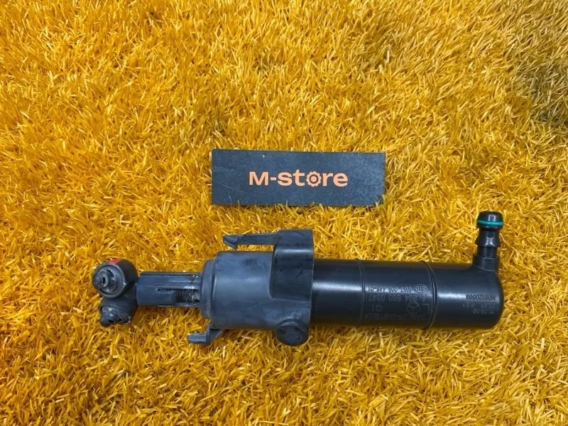 Форсунка омывателя фары Mercedes-Benz C-Class 2009 A2048600347 W204 271.950, левая