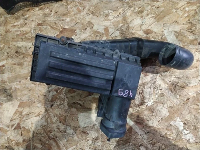 Корпус воздушного фильтра Volkswagen Tiguan 2010 5N1