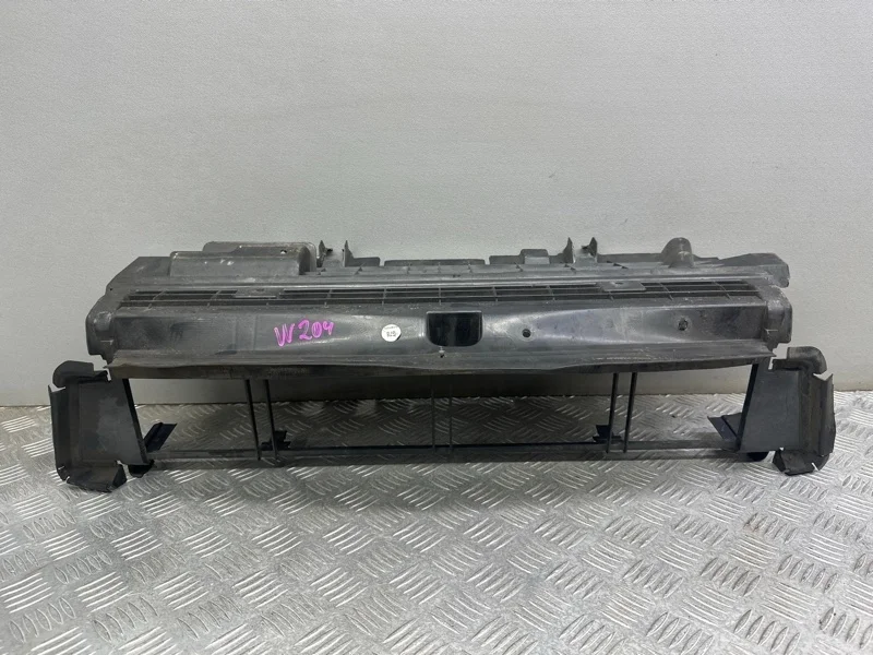 Дефлектор радиатора Mercedes W204