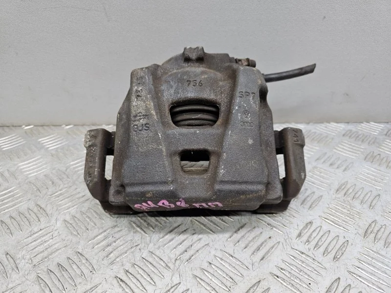 Суппорт Audi A4 B8