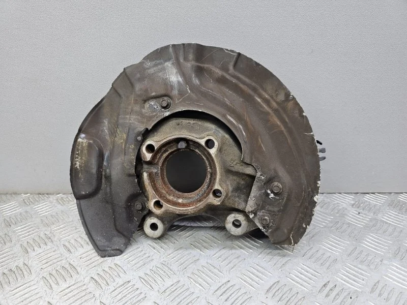 Кулак BMW X1 E84