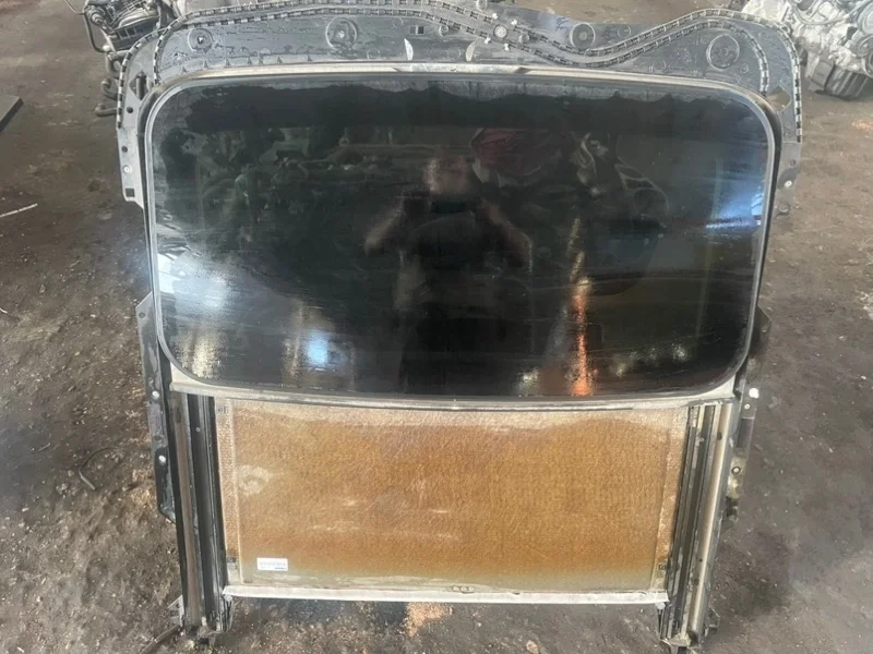 Люк Volvo S60 2009 30716376 P24 B5204T5