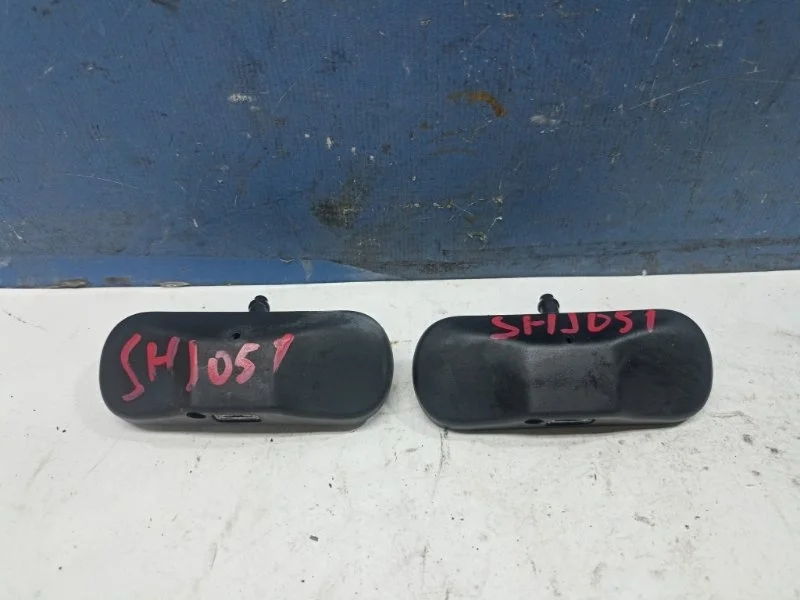 Форсунка омывателя лобового стекла Skoda Yeti 2015 5M0955985C 5L 1.2 CBZ