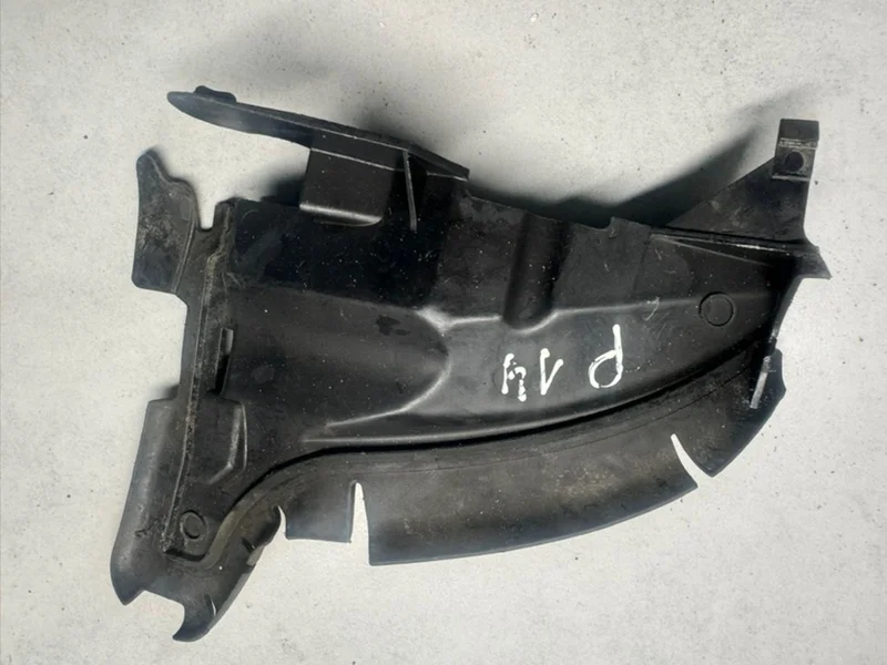 Дефлектор радиатора Volvo XC70 2015