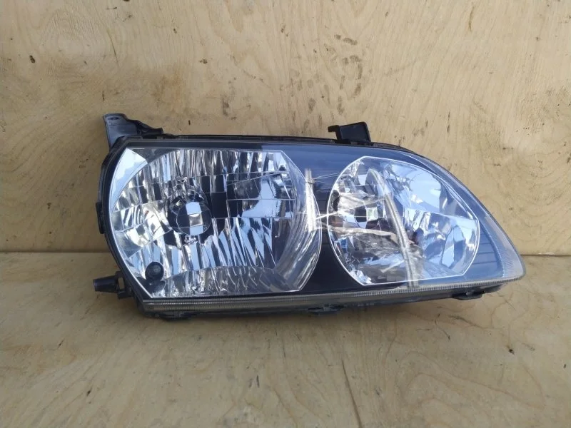 Фара Toyota Ipsum 2000 SXM10