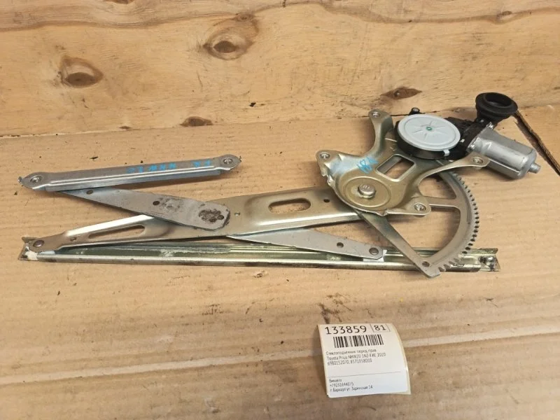 Стеклоподъемник Toyota Prius 2010 NHW20